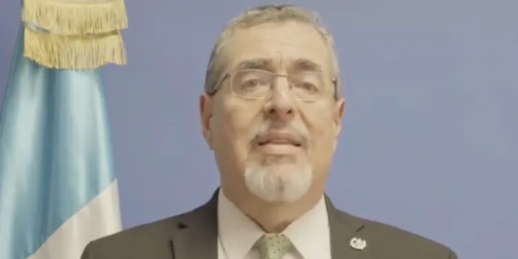 Bernardo Arévalo dice que oficialismo pretende aprobar presupuesto “corrupto”