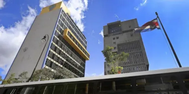 El 45 % de los adultos mayores a 60 años en Costa Rica no tiene una pensión