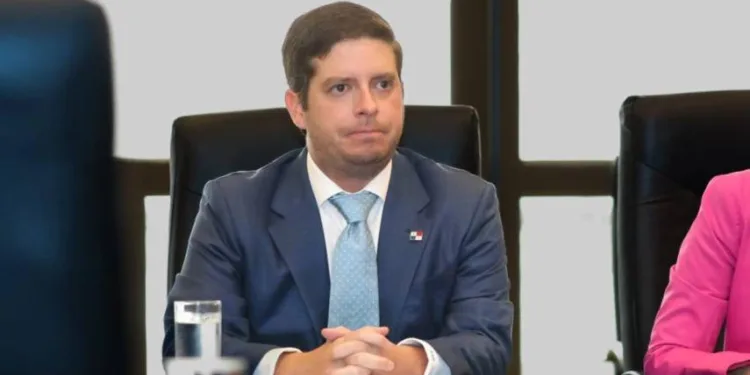 Renuncia el ministro de Comercio de Panamá, involucrado en el polémico contrato minero