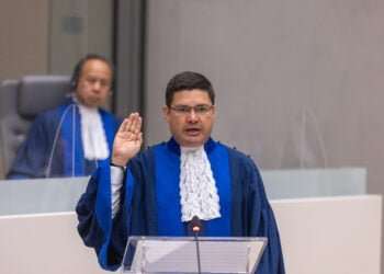 Rusia emite orden de detención contra juez costarricense de la Corte Penal Internacional