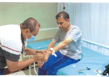 Dictadura de Nicaragua exhibe a un demacrado obispo Rolando Álvarez