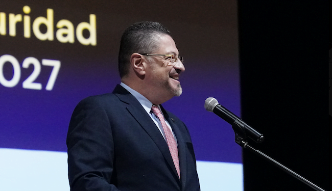 Chaves defiende exclusión de empresas chinas de red 5G en Costa Rica