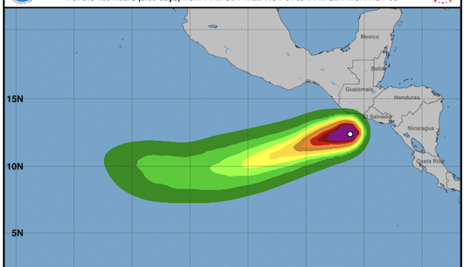 Tormenta Pilar pierde fuerza y se aleja de costa centroamericana