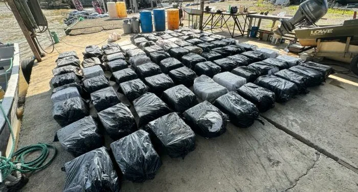 Decomisan dos toneladas de cocaína en zona costera de Costa Rica