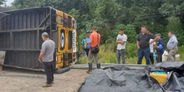 Aumentan a 20 los muertos por accidente en Nicaragua y cifra podría subir