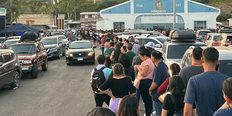 Pasar la frontera El Amatillo de Honduras se vuelve un dolor de cabeza