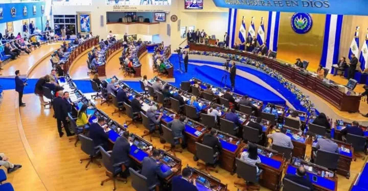 Asamblea salvadoreña aprueba presupuesto general para el 2024 por $9,068 millones
