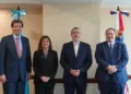 José W. Fernández, subsecretario de Estado; Karin Herrera, vicepresidenta electa de Guatemala; Bernardo Arévalo, presidente electo de Guatemala; y Patrick Ventrell, encargado de negocios de la embajada de Estados Unidos.