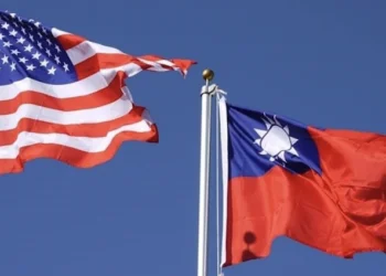 Banderas de EEUU y Taiwán.