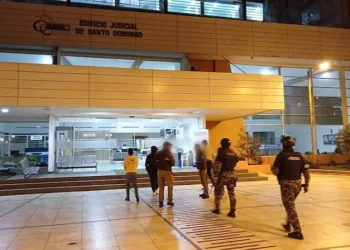 Arrestan a 30 jueces, fiscales y policías en Ecuador por presuntos nexos con el narcotráfico