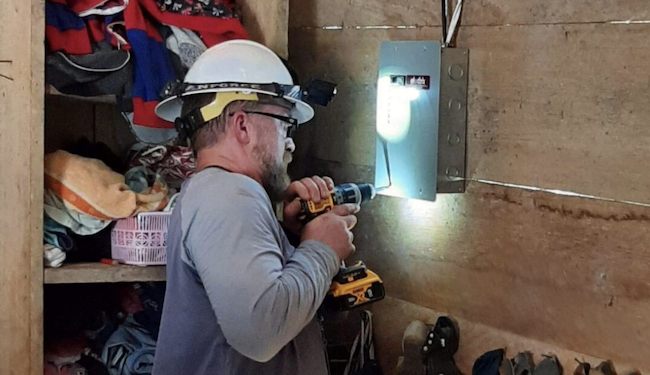 Cooperativas eléctricas de EEUU llevan energía por primera vez a comunidades guatemaltecas