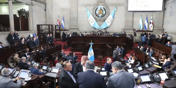 Congreso de Guatemala aprueba por mayoría retiro de inmunidad a cuatro magistrados electorales