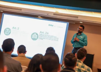 El Salvador busca inversionistas en Costa Rica para más de 200 proyectos en 2024