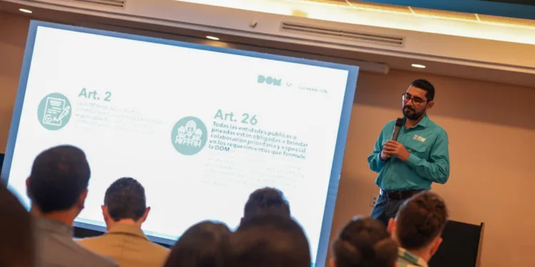 El Salvador busca inversionistas en Costa Rica para más de 200 proyectos en 2024