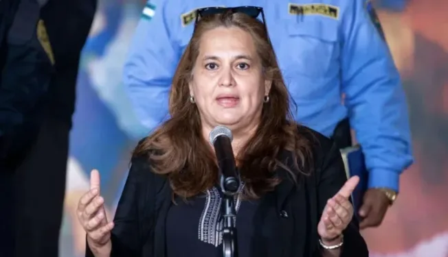 Tirotean auto de los escoltas de la viceministra de Seguridad de Honduras