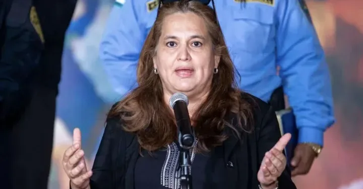 Tirotean auto de los escoltas de la viceministra de Seguridad de Honduras