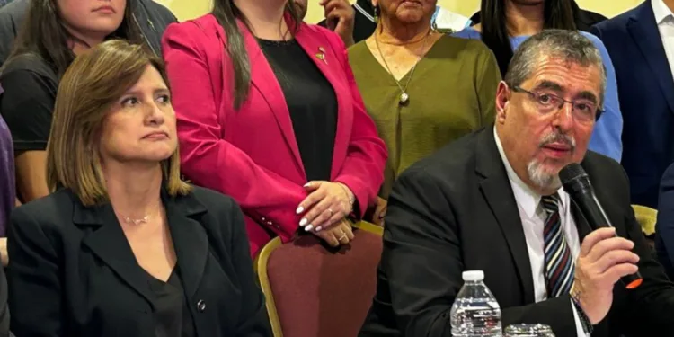 “Es un golpe de estado absurdo, ridículo y perverso”, dice Bernardo Arévalo