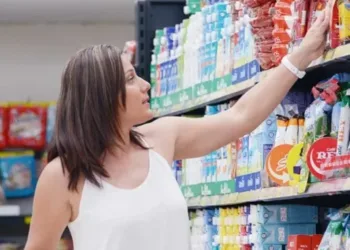 La confianza de los consumidores en Costa Rica mejora en la recta final del año