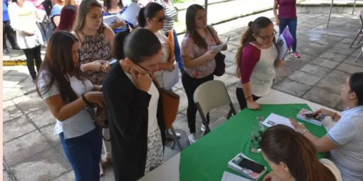 La tasa de desempleo sigue a la baja en Costa Rica a expensas de la fuerza de trabajo