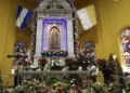 Millares de salvadoreños adoran a la Virgen de Guadalupe en su día