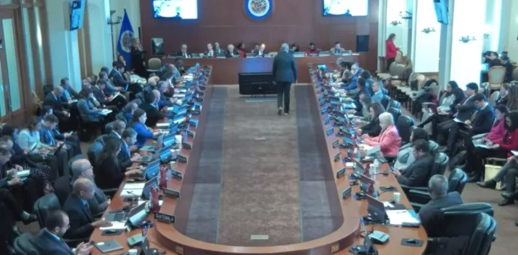 LA OEA enviará misión a Guatemala tras invocar el artículo 18 de la Carta Democrática