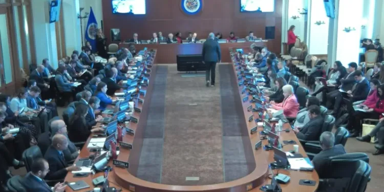 LA OEA enviará misión a Guatemala tras invocar el artículo 18 de la Carta Democrática