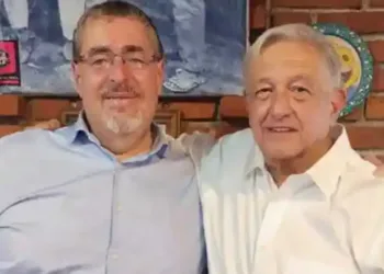 Presidente de México llama a las autoridades guatemaltecas a respetar elección de Arévalo