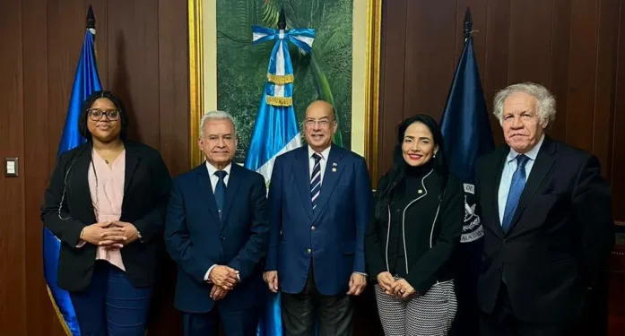 Presidente de Corte de Constitucionalidad guatemalteca habla “sobre intento de golpe de estado” con la OEA