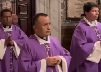 Aparecen en público 12 sacerdotes desterrados por la dictadura de Nicaragua