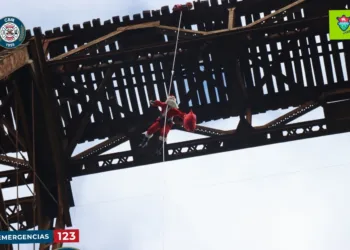 El verdadero Santa Claus guatemalteco es un mayor de los bomberos