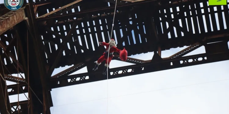 El verdadero Santa Claus guatemalteco es un mayor de los bomberos