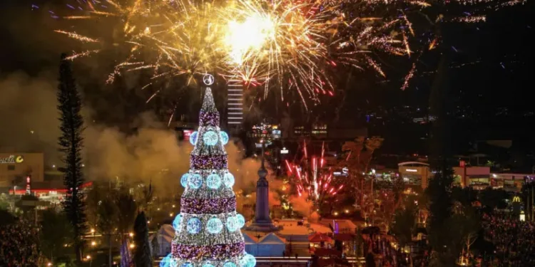 Centroamericanos se arropan con la Navidad entre tradiciones y preocupaciones