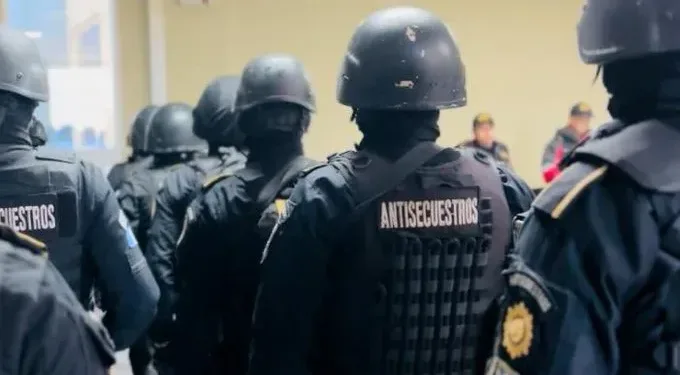 Autoridades guatemaltecas rescatan a niña de 5 años secuestrada en Suchitepéquez