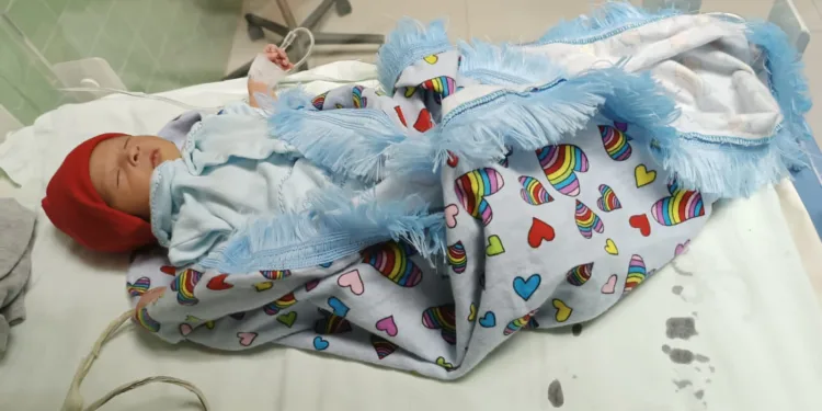 Policía rescata a bebé robado en hospital estatal de El Salvador