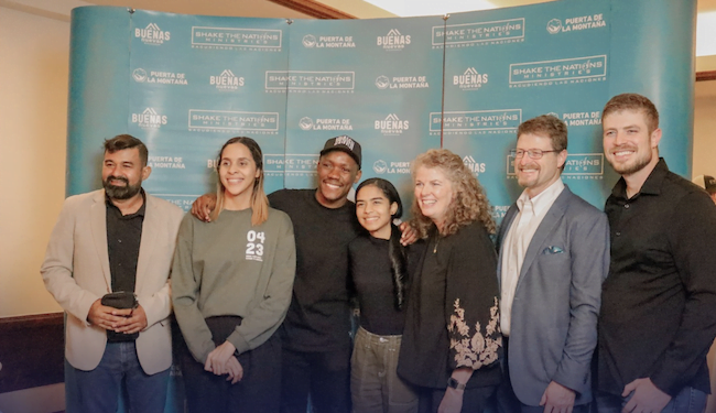 Dictadura de Nicaragua arresta a 11 miembros de organización evangélica y busca a tres estadounidenses