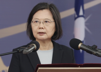Presidenta taiwanesa advierte a votantes que eviten que su país se vuelva otro Hong Kong