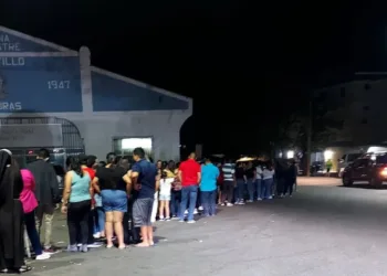 Retrasos en paso de turistas y transporte de carga en fronteras de Costa Rica y Honduras