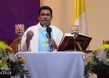Sigue la política de persecución religiosa en Nicaragua: un tercer monseñor preso