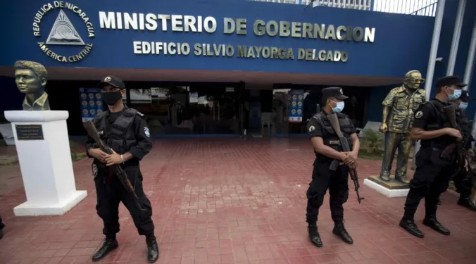 Dictadura de Ortega entrega control de cárceles y migración a sus policías