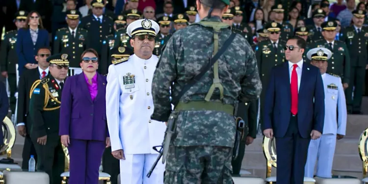 Presidenta hondureña reitera decisión de construir cárcel de máxima seguridad en unas islas