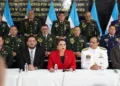 Presidenta de Honduras oficializa a la nueva cúpula militar