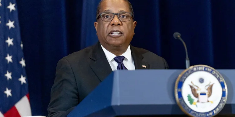 EEUU aún espera más arremetidas de “corruptos y antidemocráticos” en Guatemala