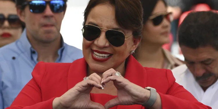 Xiomara Castro cumple 2 años como presidenta de una Honduras aún empantanada