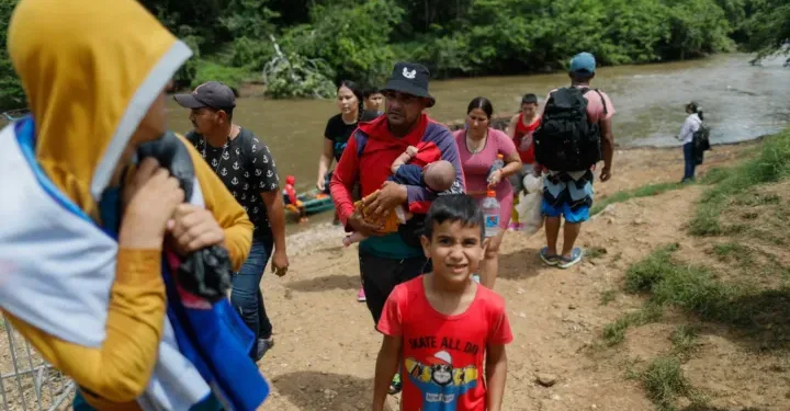 Más de 539,000 migrantes cruzaron el Darién en 2023, revela autoridad colombiana
