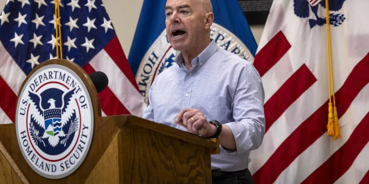 Secretario de Seguridad Nacional de EEUU se reúne con nuevo ministro de Gobernación guatemalteco