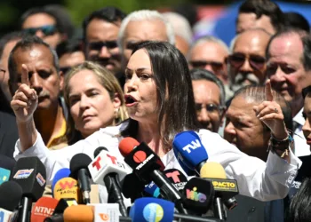 Guatemala lamenta inhabilitación de María Corina Machado como candidata en Venezuela