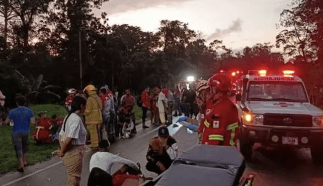 Accidente de autobús lleno de migrantes al norte de Costa Rica