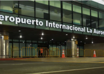 Gremiales de transporte aéreo piden a gobierno electo atender con urgencia problemas en aeropuerto de Guatemala