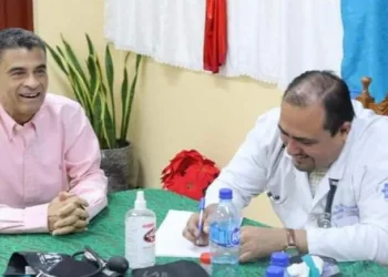 Dictadura de Nicaragua difunde fotografías de monseñor Álvarez y dice que “está bien de salud”