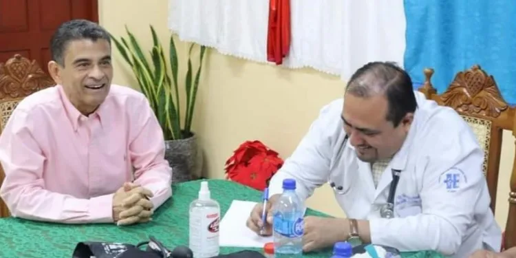 Dictadura de Nicaragua difunde fotografías de monseñor Álvarez y dice que “está bien de salud”